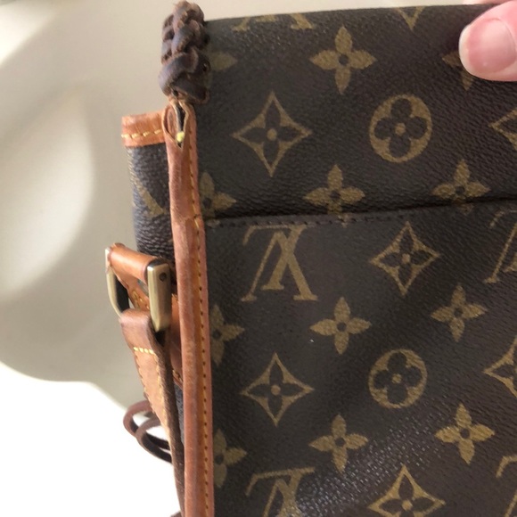 Vintage Boho Fringe Authentic Louis Vuitton Purse - Picture 5 of 15
